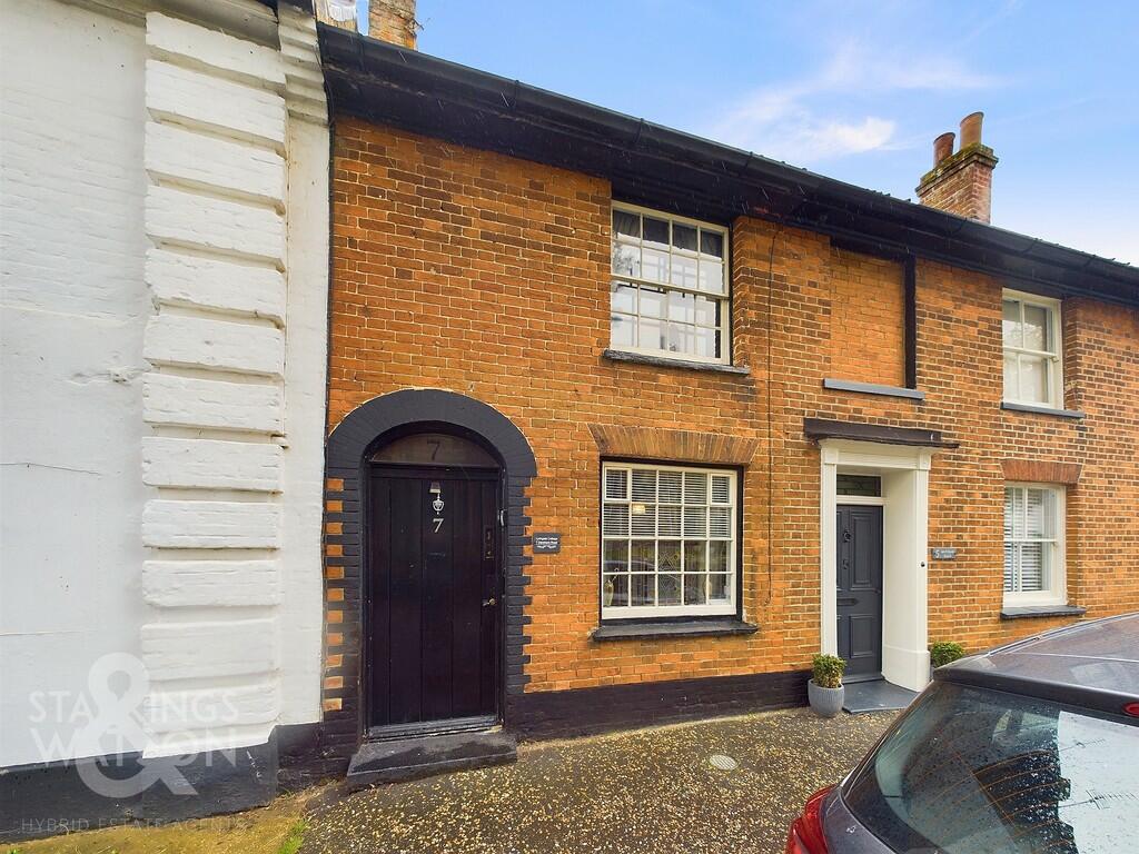 2 bedroom semidetached house for sale in Dereham Road, Mattishall