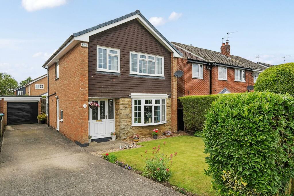 3 bedroom detached house for sale in Ripon Way, Carlton Miniott, Thirsk