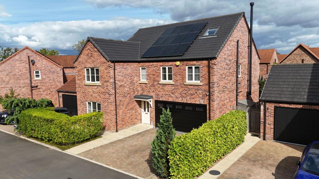 Main image of property: Farefield Close, Dalton, Thirsk