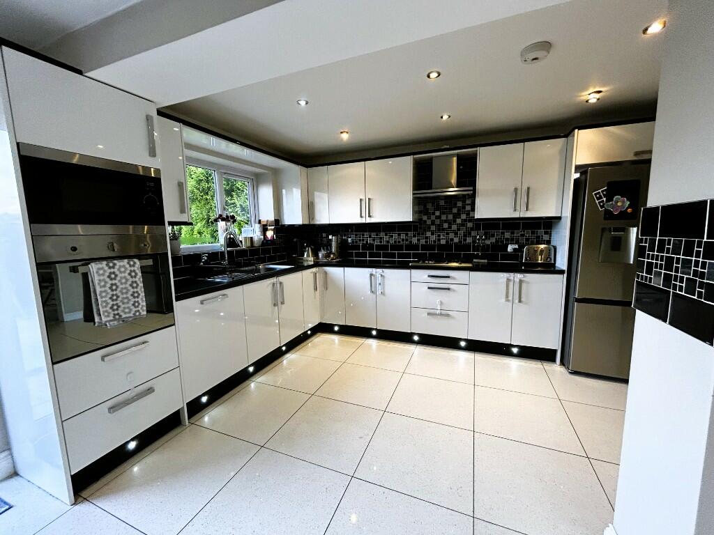 Additional property image - Carlton Avenue, Sutton Coldfield, West Midlands, B74