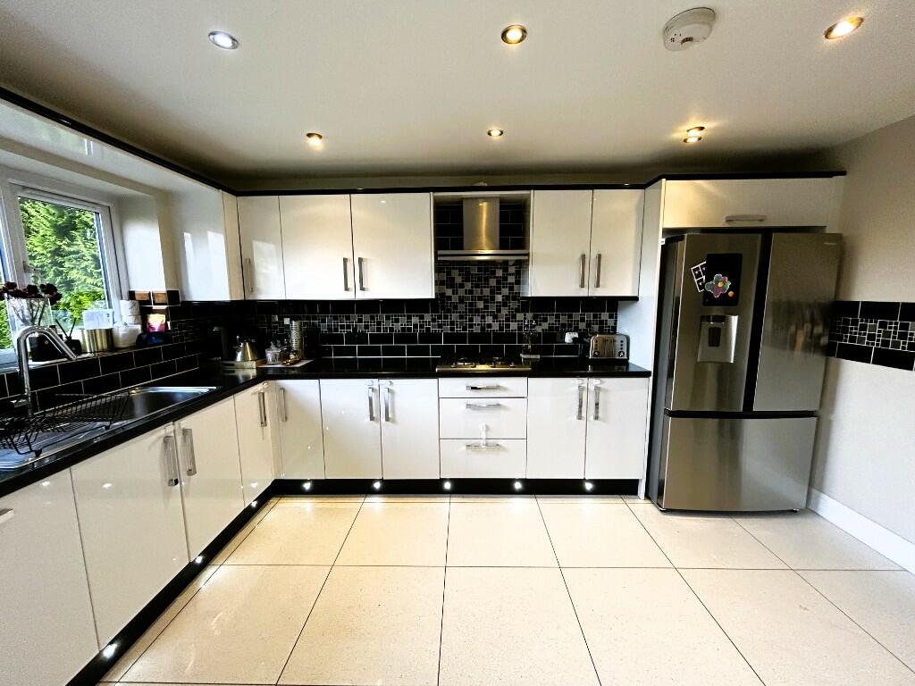 Additional property image - Carlton Avenue, Sutton Coldfield, West Midlands, B74