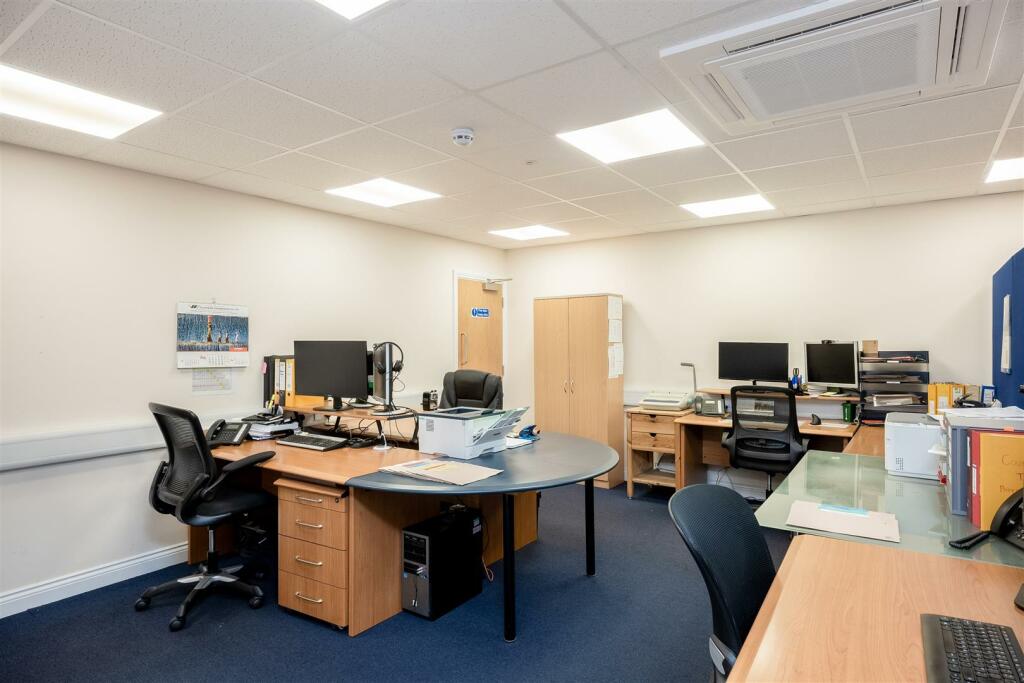 Additional property image - Harris Business Park, Bromsgrove  B60 4FG