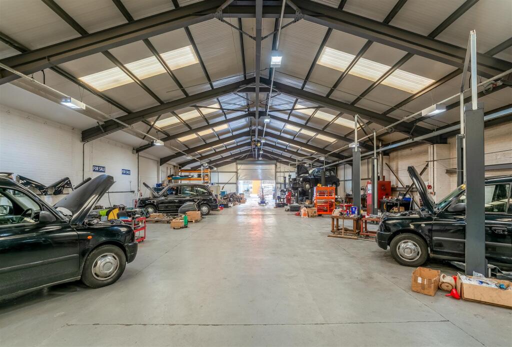 Additional property image - Tything Road, Kinwarton, Alcester B49 6EX