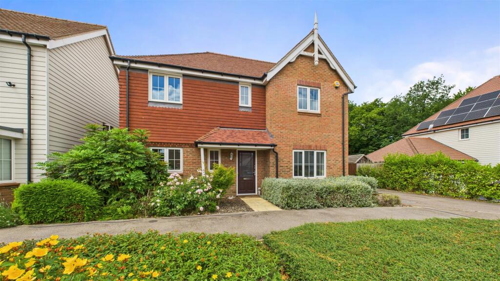 Main image of property: Hastings Avenue, West Cheshunt