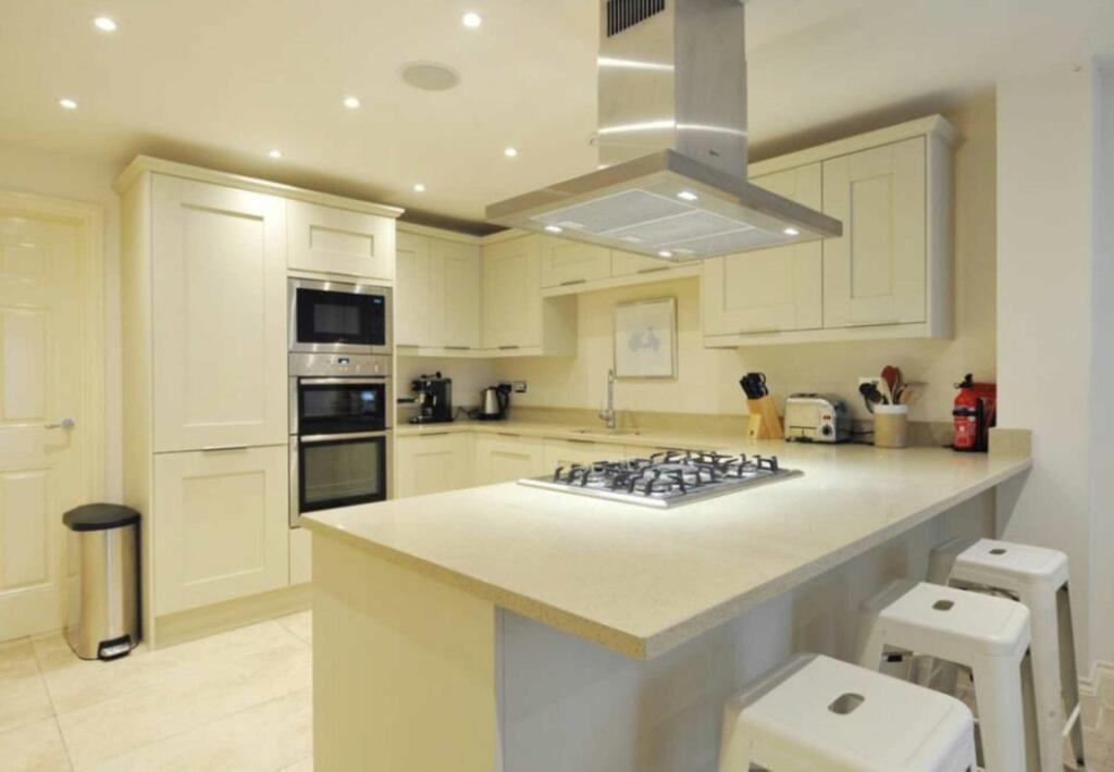 Additional property image - Monmouth Place, Bath