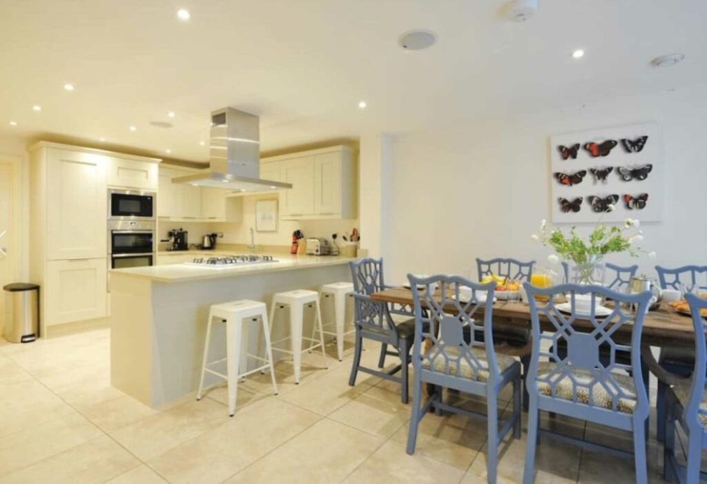 Additional property image - Monmouth Place, Bath