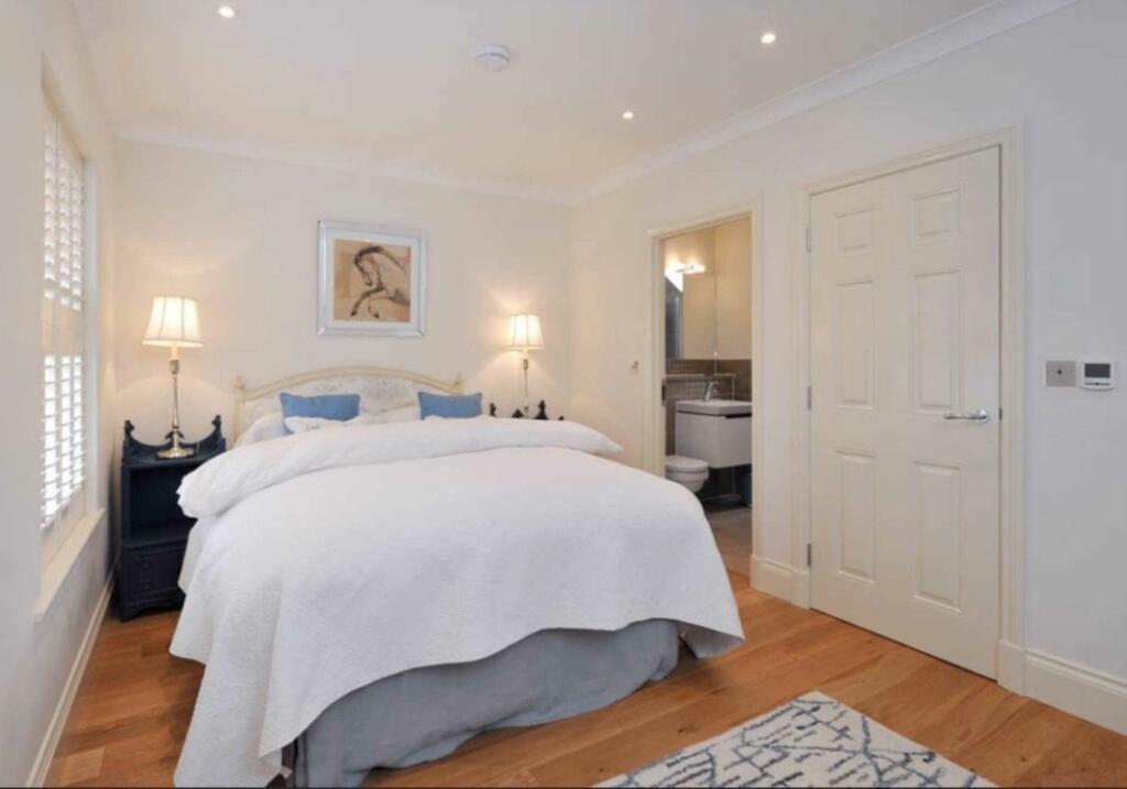 Additional property image - Monmouth Place, Bath