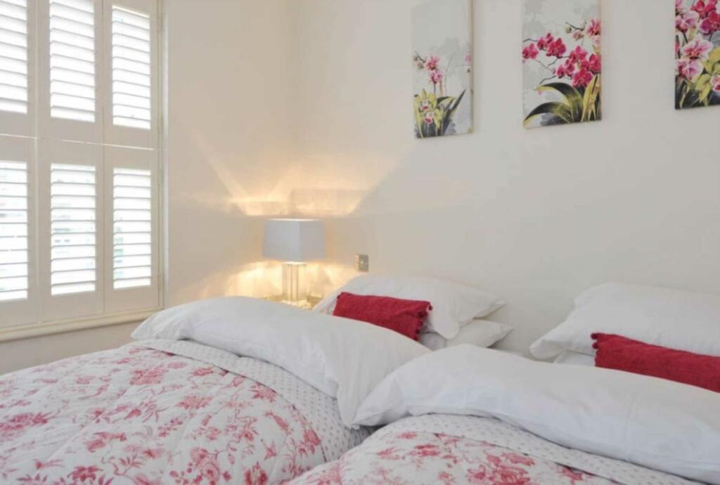 Additional property image - Monmouth Place, Bath