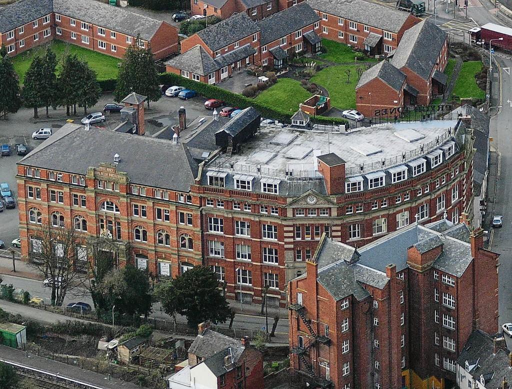 High street retail property to lease in The Royal Welsh Warehouse