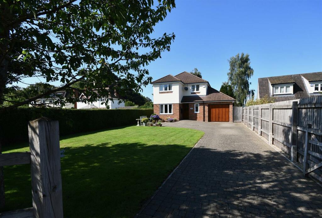 4 bedroom detached house for sale in Station Road, Lydeard