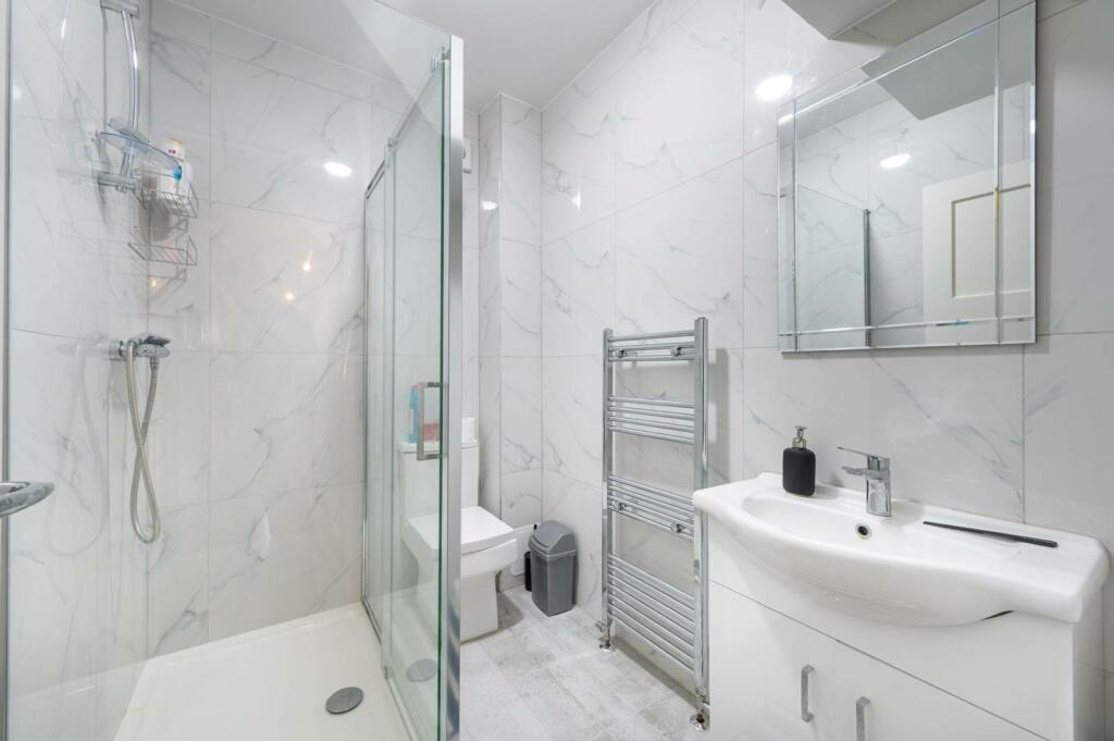 3 bedroom terraced house for rent in Manor Farm Road, Alperton, Wembley