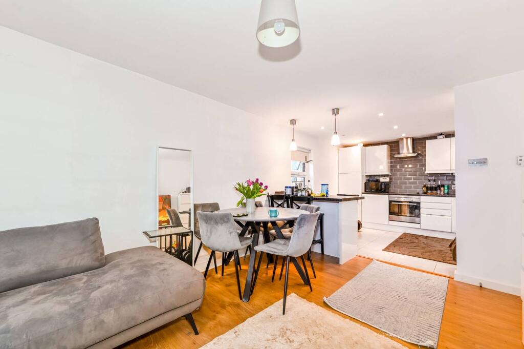 Main image of property: Woodside Gardens, Tottenham, London, N17