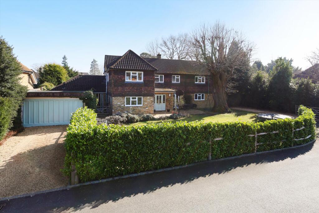 Main image of property: Oatlands Mere, Weybridge, Surrey, KT13