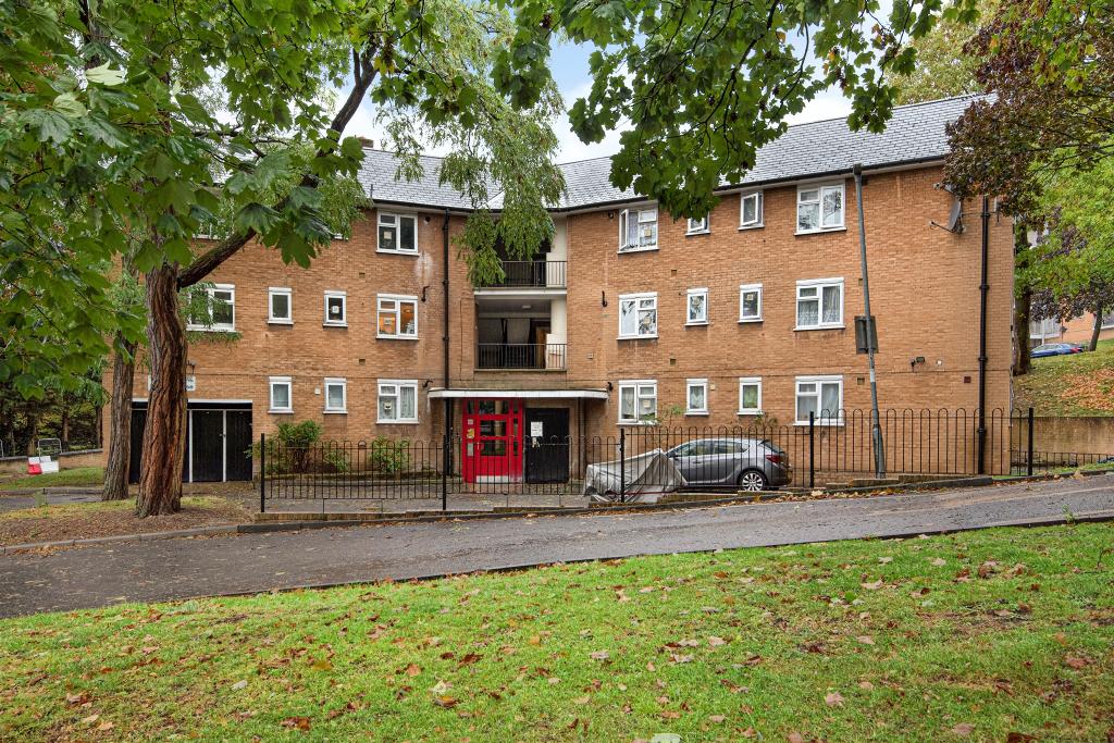 3 bedroom apartment for sale in Sydenham Hill, London, SE26