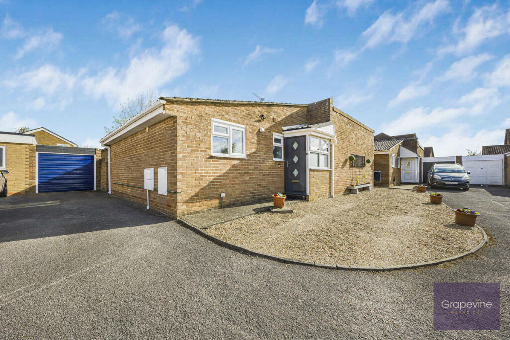Main image of property: Hurst Park Road, Twyford, RG10