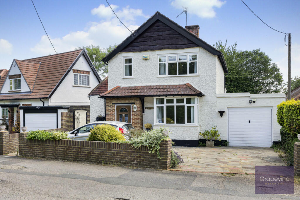 Main image of property: Sandhills, Knowl Hill, RG10