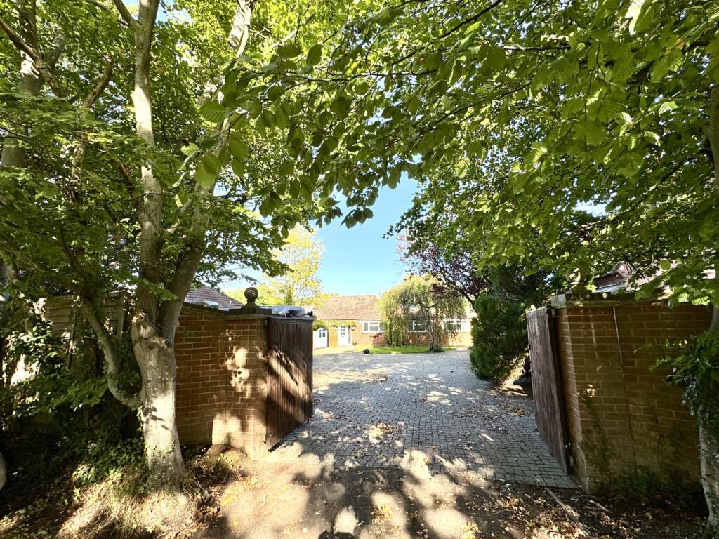 Main image of property: Mattingley, Hound Green