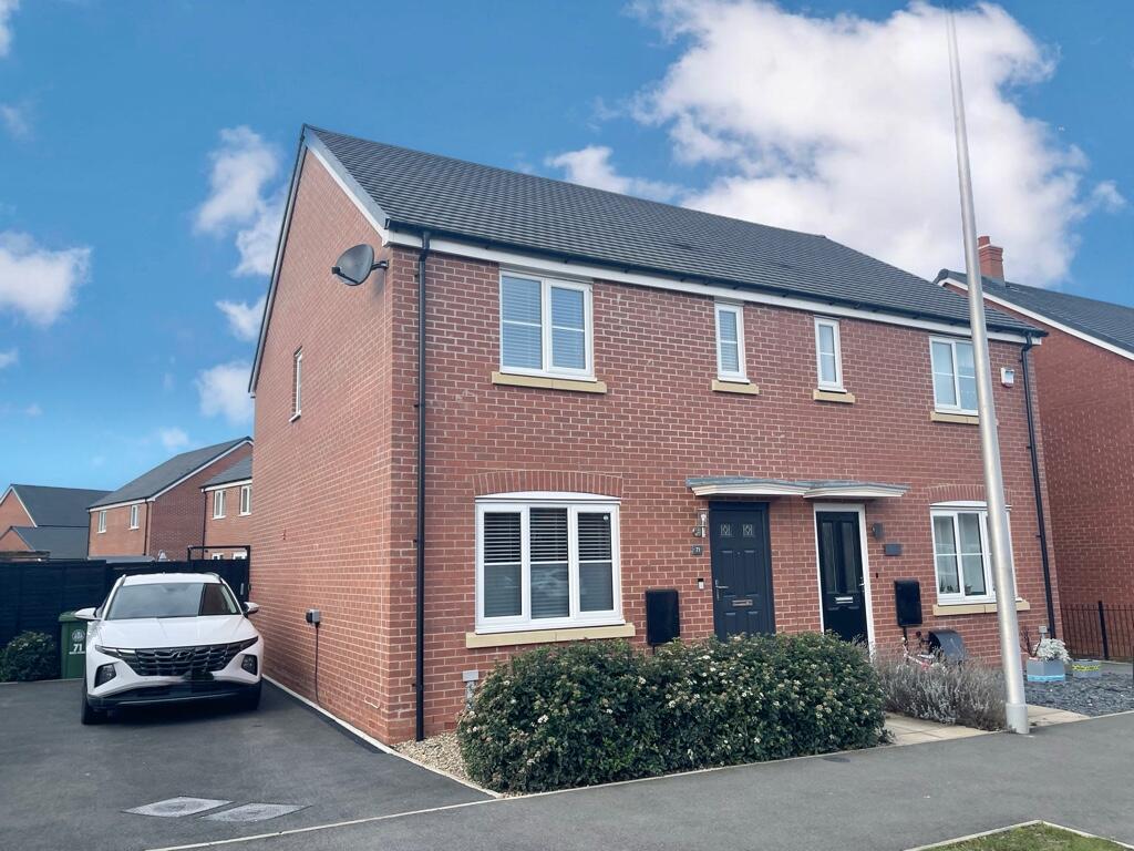 3 bedroom semidetached house for sale in Bailey Avenue, Meon Vale