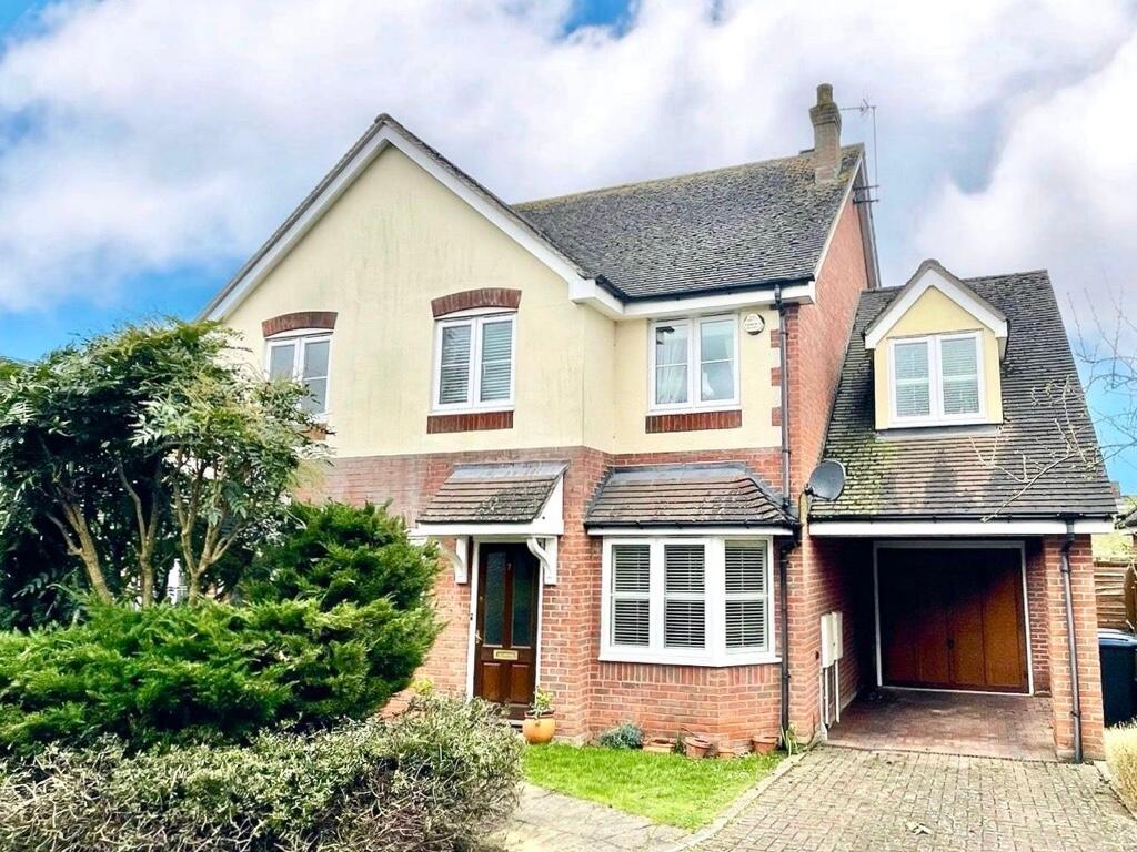 4 bedroom semidetached house for sale in Clopton Close, StratfordUpon
