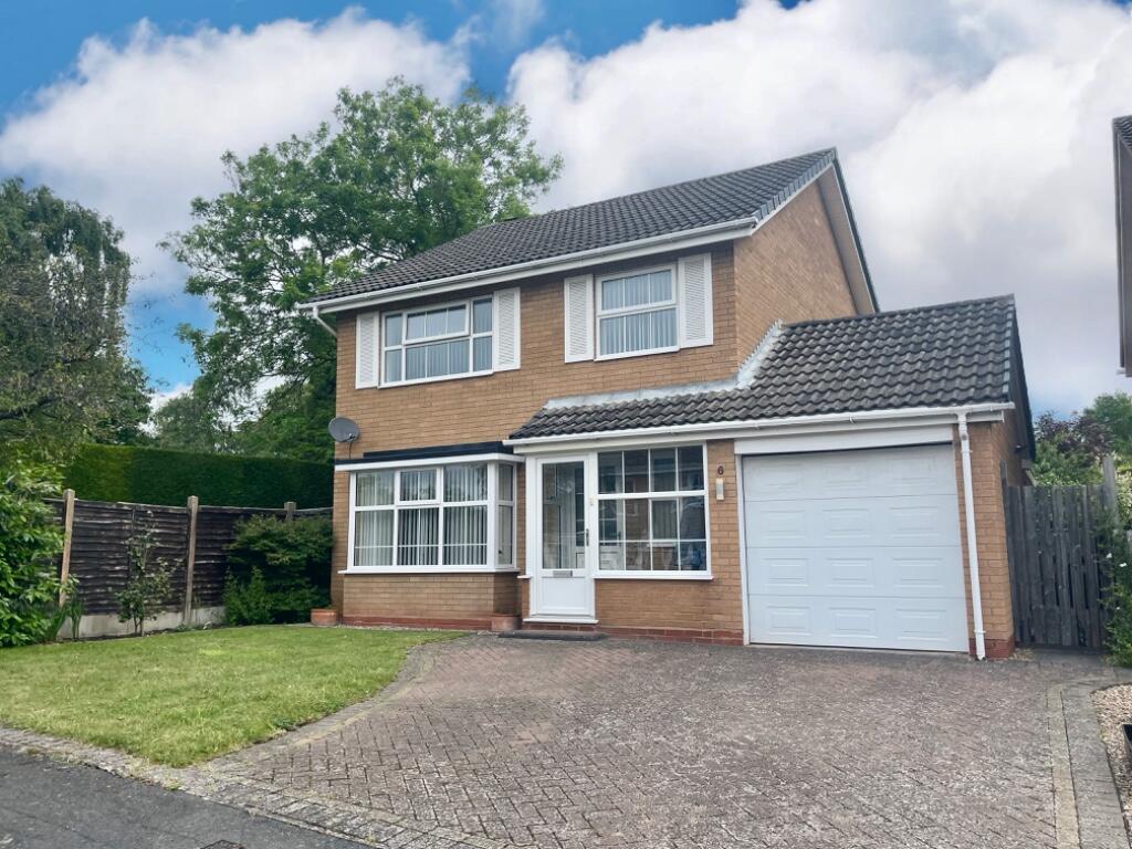4 bedroom detached house for sale in Dingles Way, StratfordUponAvon