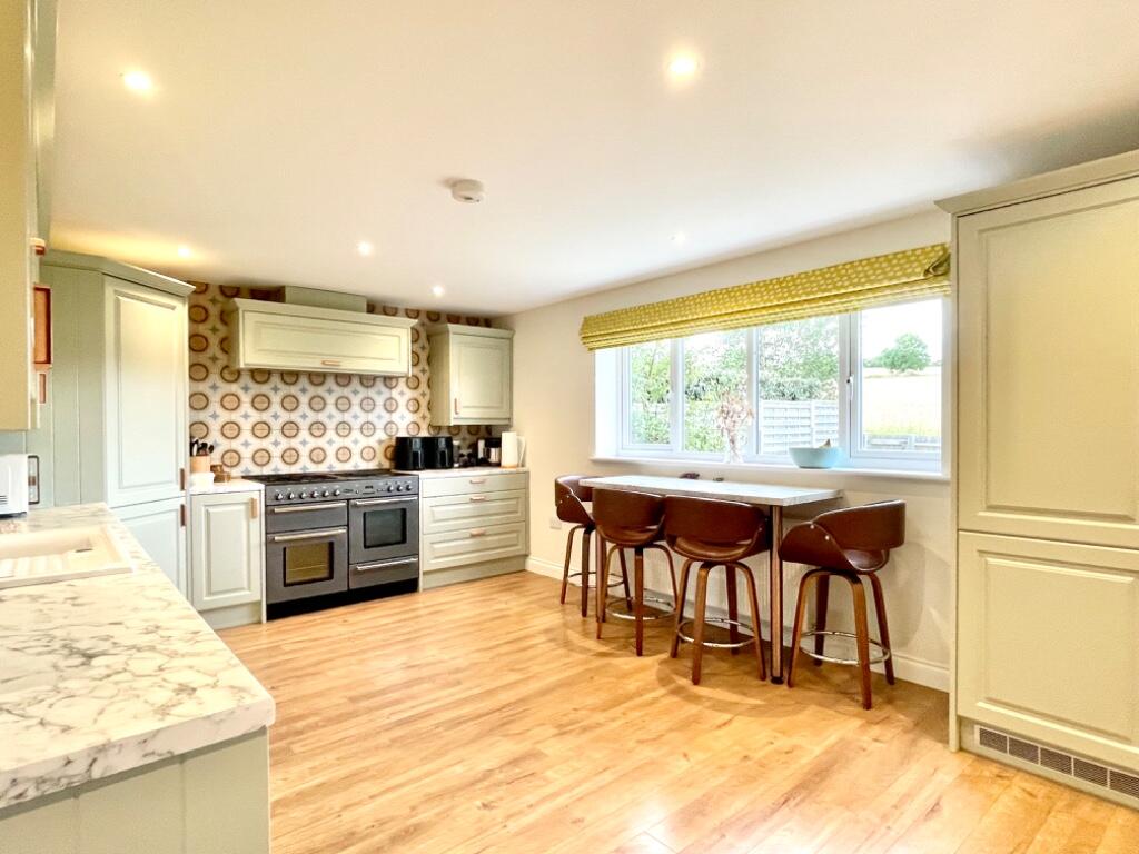 Additional property image - Luddington Road, Stratford-Upon-Avon, Warwickshire, CV37