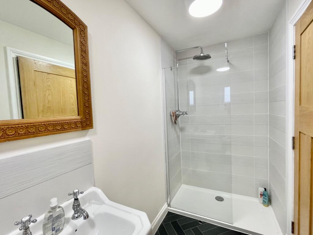 Additional property image - Luddington Road, Stratford-Upon-Avon, Warwickshire, CV37