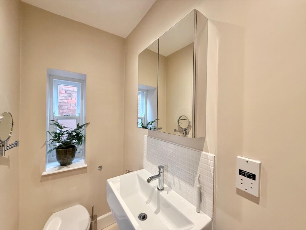 Additional property image - Albany Road, Stratford-Upon-Avon, Warwickshire, CV37