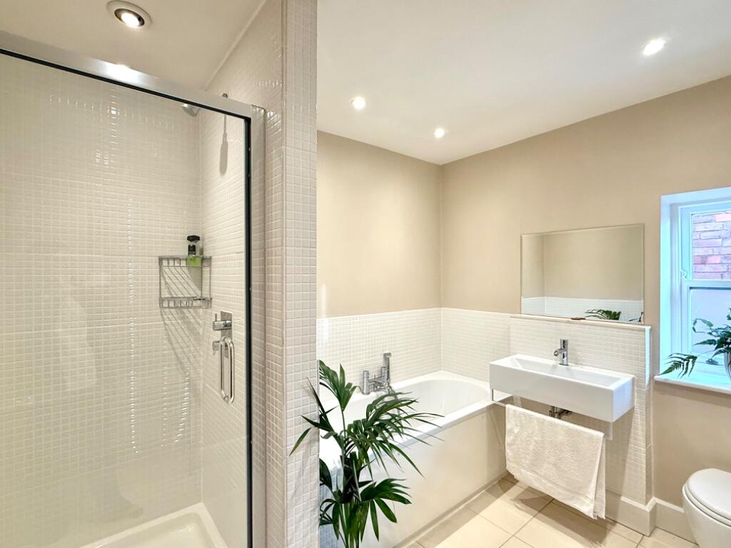 Additional property image - Albany Road, Stratford-Upon-Avon, Warwickshire, CV37