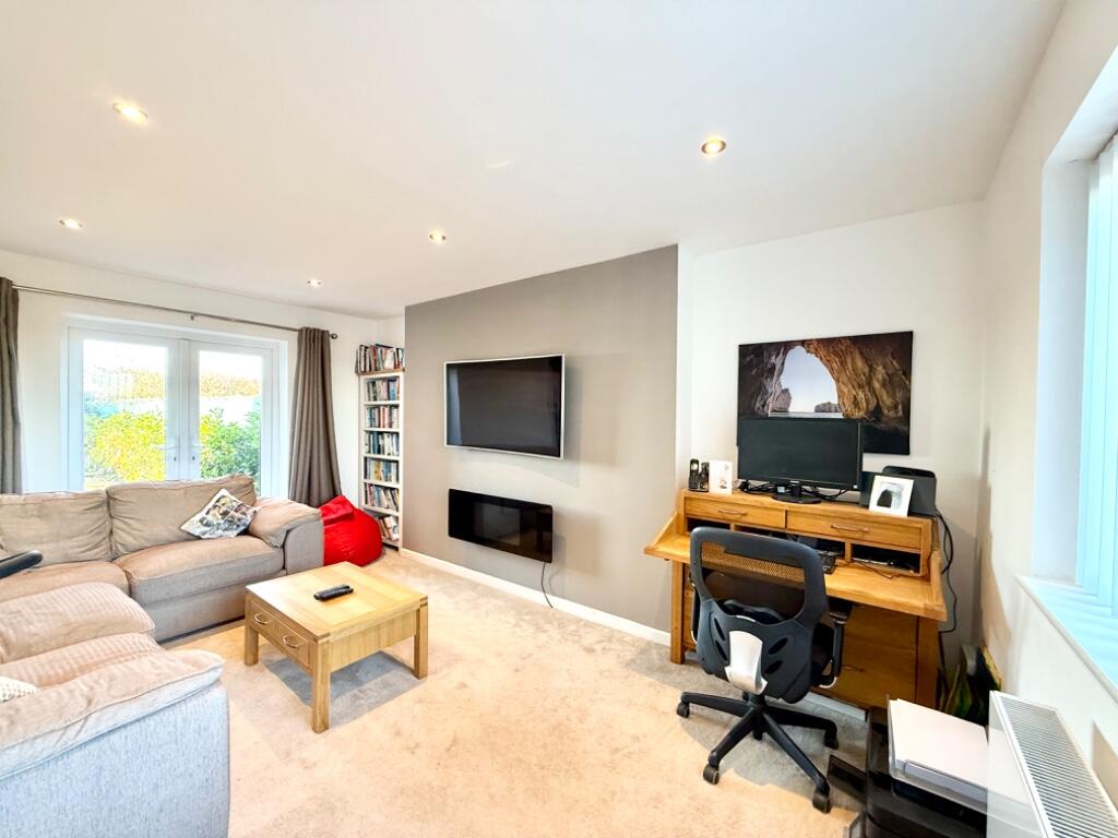Additional property image - Alveston Hill, off Loxley Road, Stratford-Upon-Avon, Warwickshire, CV37
