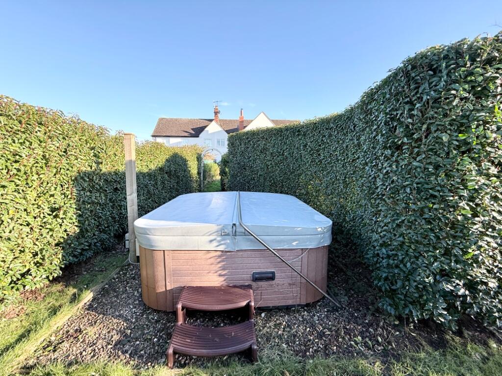 Additional property image - Alveston Hill, off Loxley Road, Stratford-Upon-Avon, Warwickshire, CV37