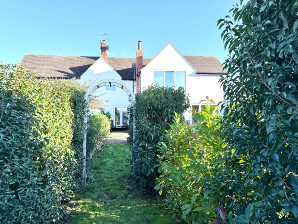 Additional property image - Alveston Hill, off Loxley Road, Stratford-Upon-Avon, Warwickshire, CV37