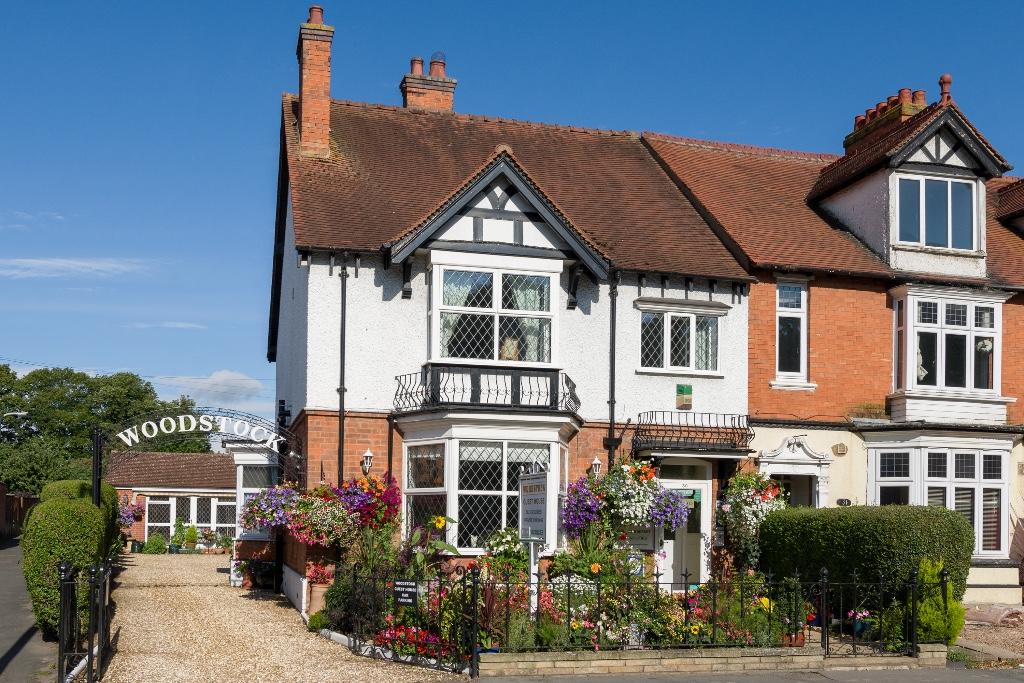 5 bedroom character property for sale in Grove Road, StratfordUpon