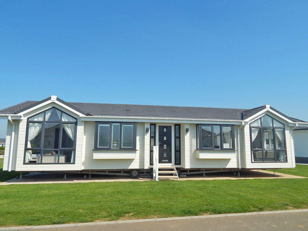 2 bedroom park home for sale in Leedons Park, Broadway, Worcestershire