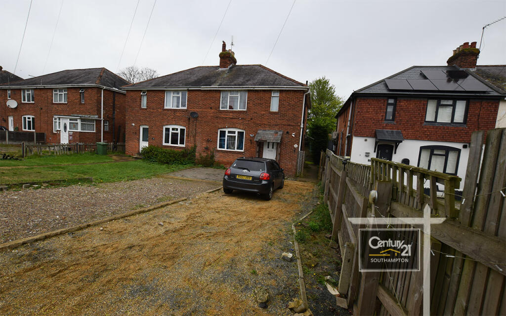 3 bedroom semidetached house for sale in Ref L807853, Harefield