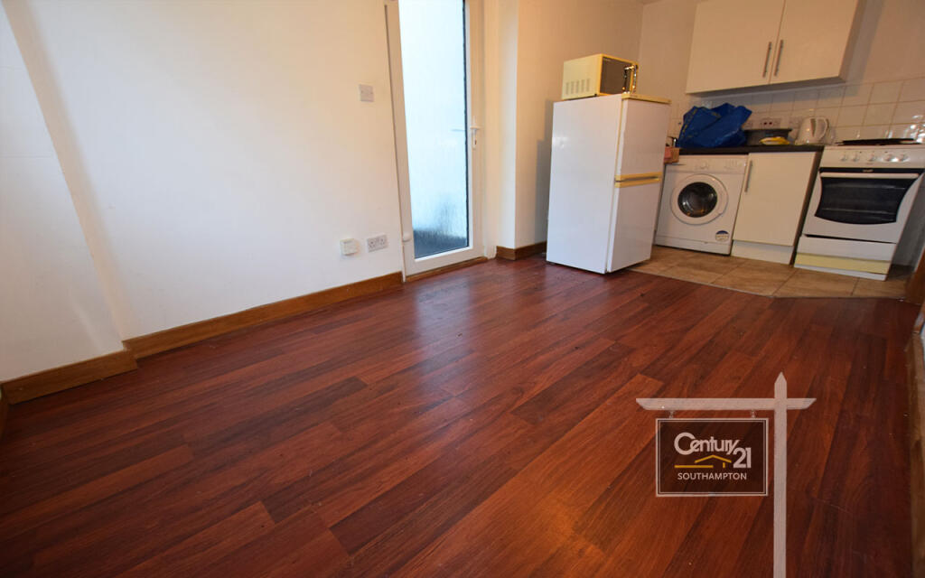 Main image of property: |Ref: R152005|, Rayners Gardens, Southampton, SO16 2JG