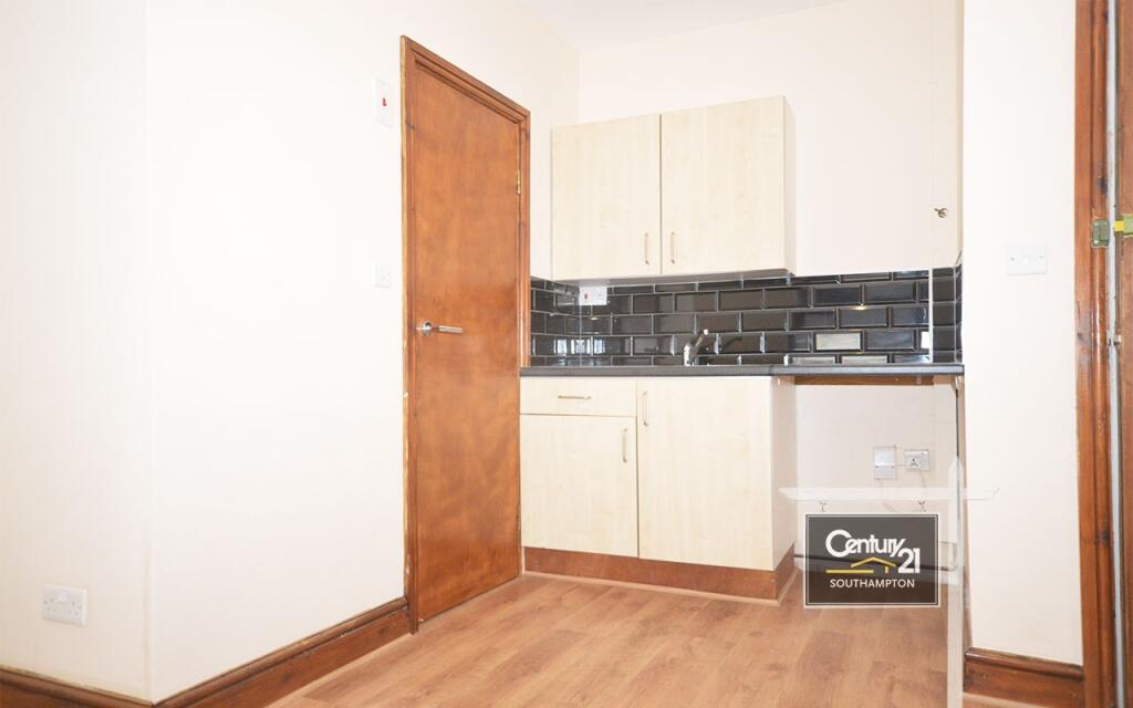 Main image of property: |Ref: R152720|, Onslow Road, Southampton, SO14 0JH
