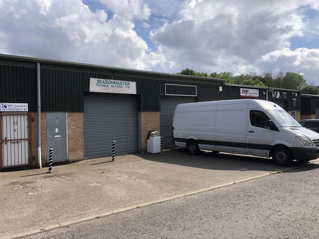 Light industrial facility to lease in Unit 14 Wassage Way, Hampton