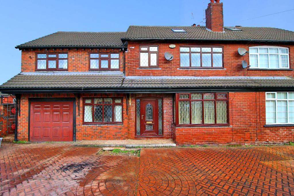 5 bedroom semidetached house for sale in Woodhouse Hill Road, Leeds, LS10