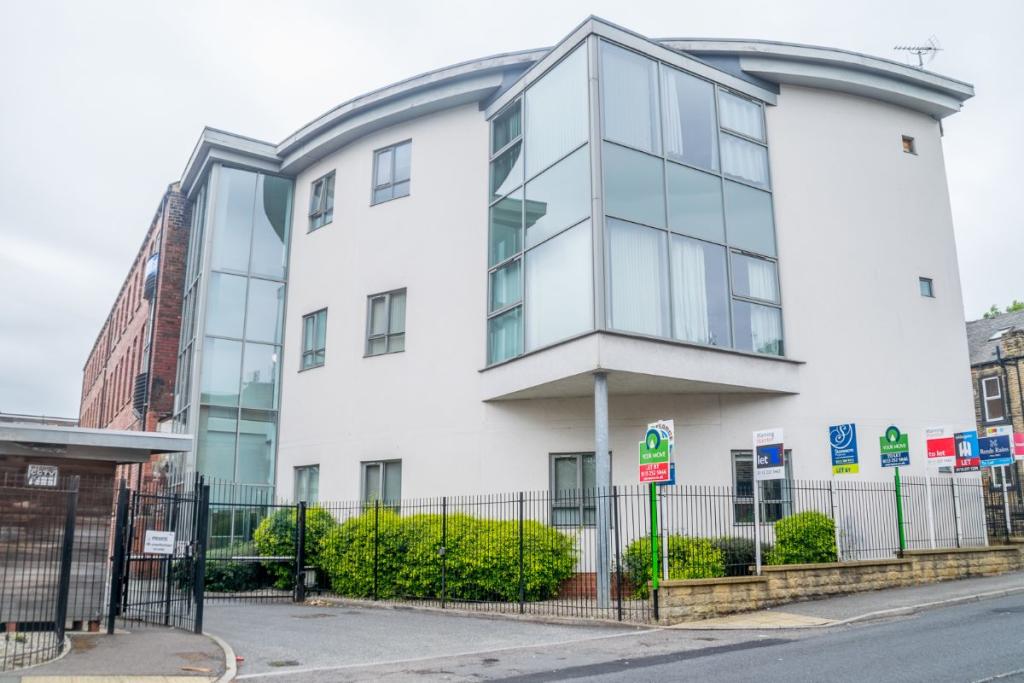 2 bedroom flat for sale in Melbourne Mills, Melbourne Street, Morley