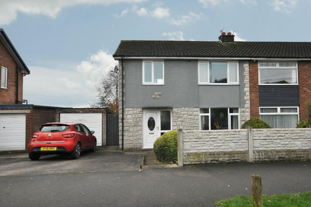 3 bedroom semidetached house for sale in Highfield Road North, Adlington, PR6