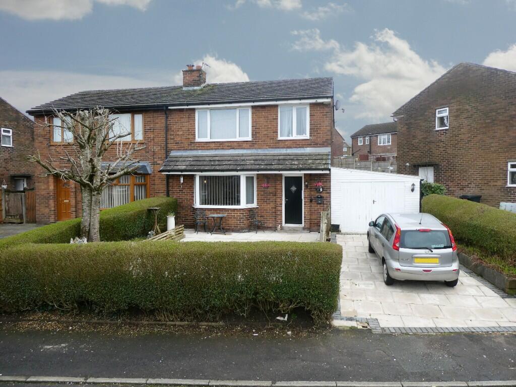 3 bedroom semidetached house for sale in Croston Avenue, Adlington