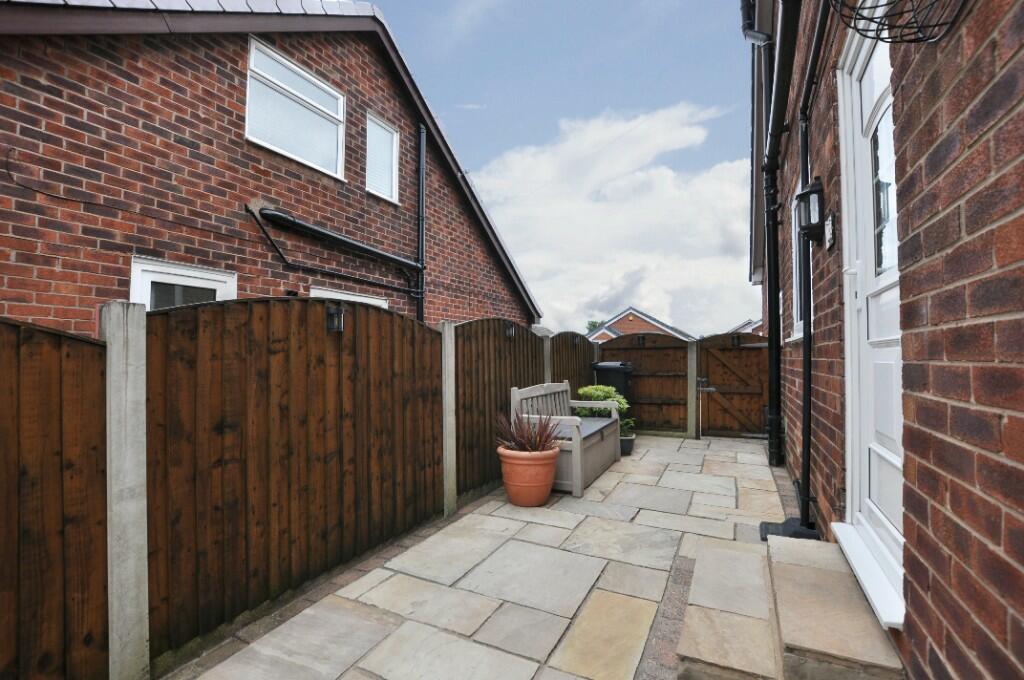 Additional property image - West Grove, Westhoughton, Greater Manchester, BL5