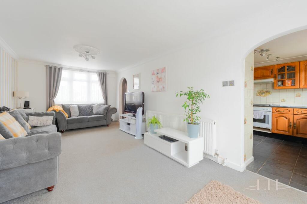 3 bedroom terraced house for sale in First Avenue, Canvey Island, SS8