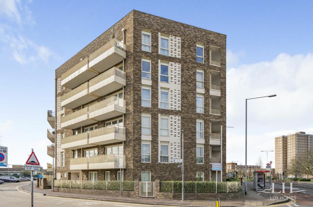 1 bedroom apartment for sale in Saddler House, Dagenham, RM10