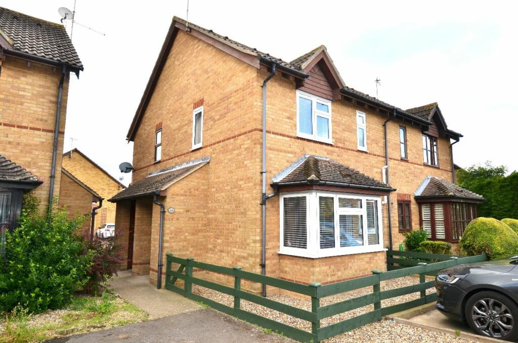1 bedroom semidetached house for rent in Kingston Avenue, Shoeburyness