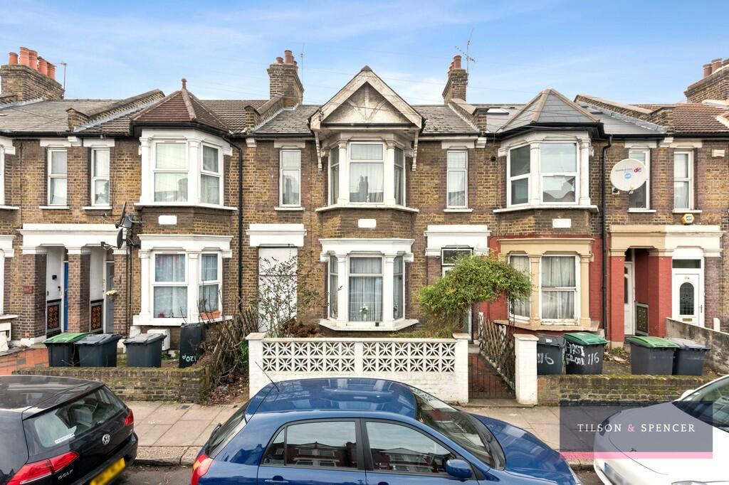 4 bedroom terraced house for sale in Shelbourne Road, London, N17