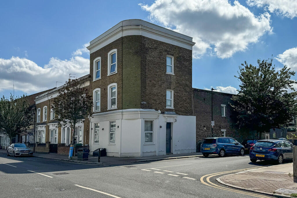 Main image of property: Park Lane, London, N17