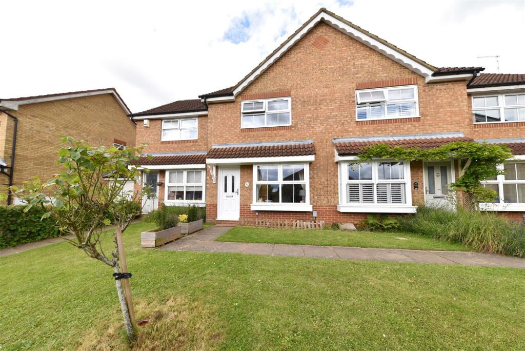 2 bedroom terraced house for sale in Doncaster Close, Stevenage, SG1