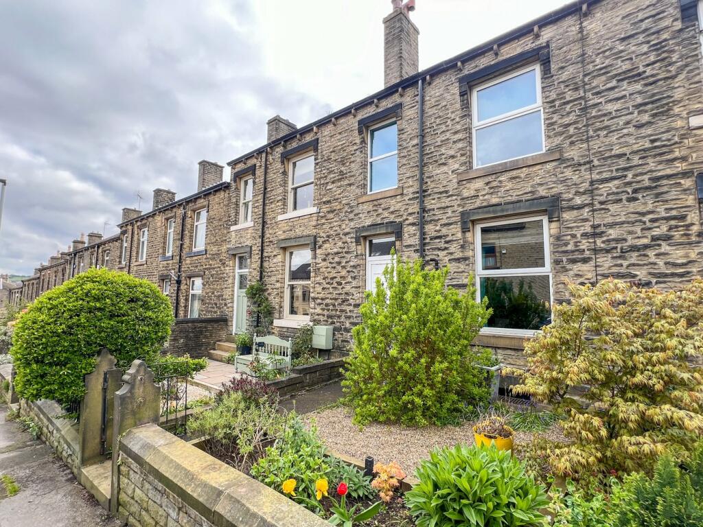 2 bedroom terraced house for sale in Bradshaw Road, Honley, Holmfirth, HD9