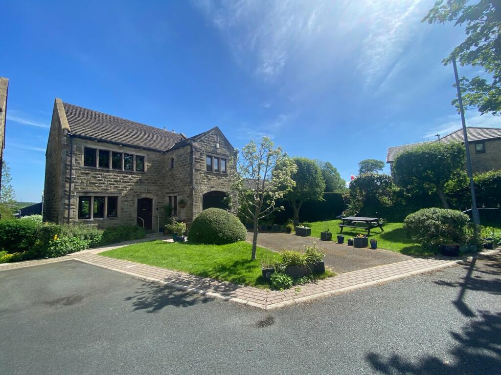 4 bedroom detached house for sale in Wickleden Gate, Scholes, Holmfirth